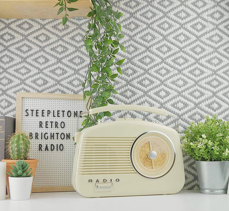 Brighton Retro Style Radio: The Ultimate Nostalgia Experience!