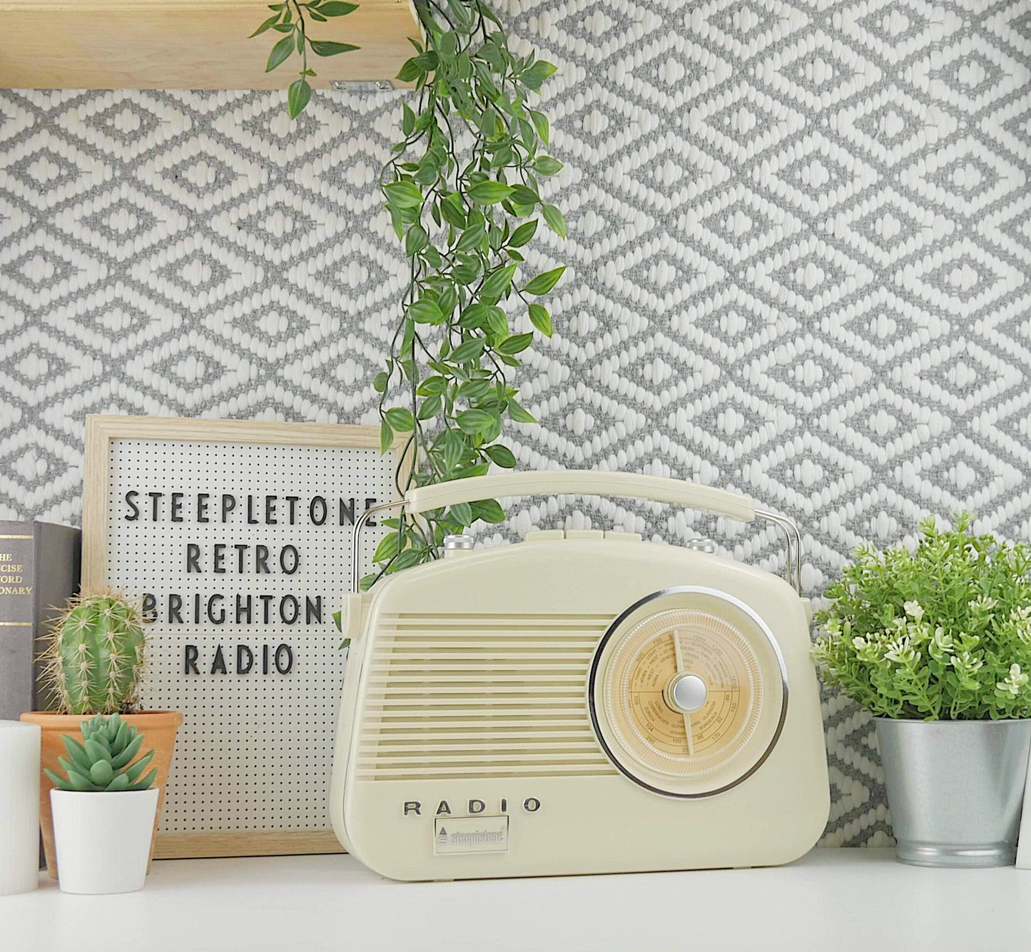 Brighton retro style radio