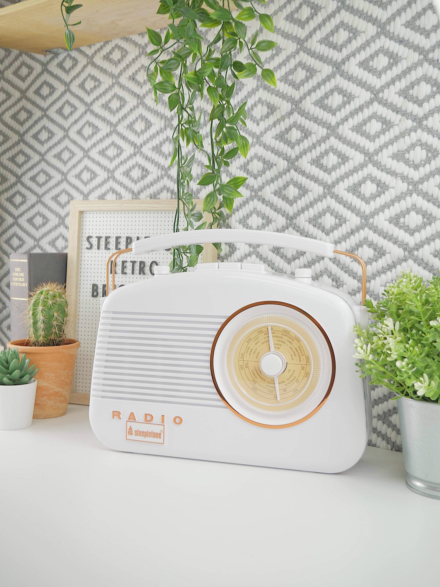 Brighton retro style radio